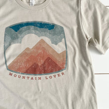 Load image into Gallery viewer, mountain lover tee