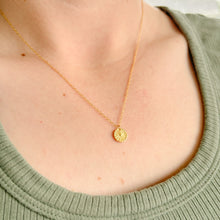 Load image into Gallery viewer, daisy dreams necklace