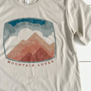 mountain lover tee