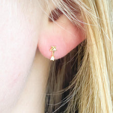 Load image into Gallery viewer, bright star stud earrings